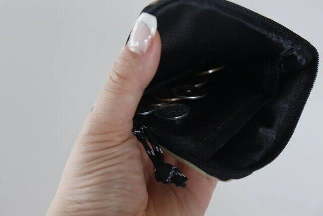 ダイソー コインケース ポケット付き 小銭入れる