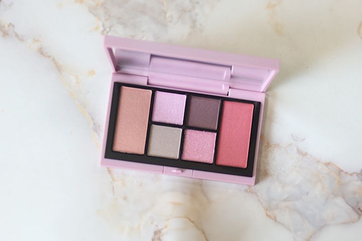 RMKの「2024年クリスマスコフレ」全色スウォッチ！イエベ、ブルベ別のおすすめも紹介