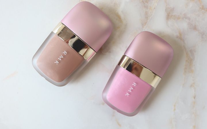 RMKの「2024年クリスマスコフレ」全色スウォッチ！イエベ、ブルベ別のおすすめも紹介