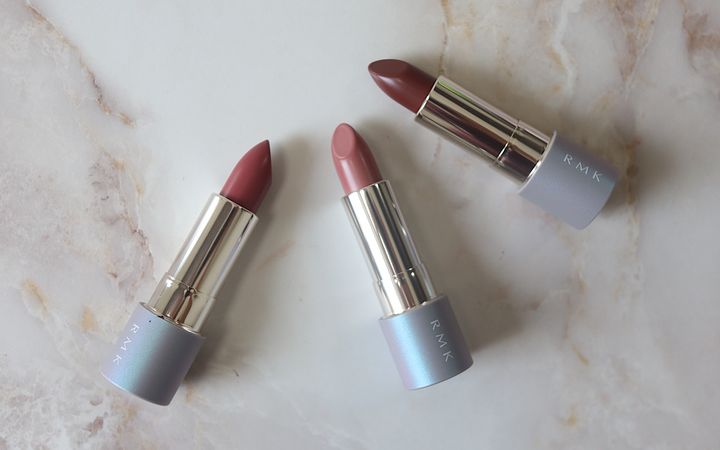 RMKの「2024年クリスマスコフレ」全色スウォッチ！イエベ、ブルベ別のおすすめも紹介