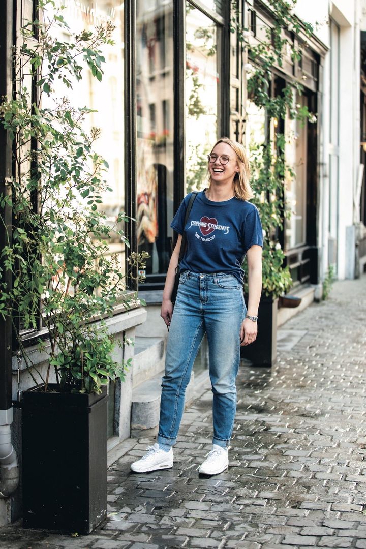 暑いけどもうすぐ9月。ネイビーのTシャツは季節の変わり目のコーデにピッタリ！