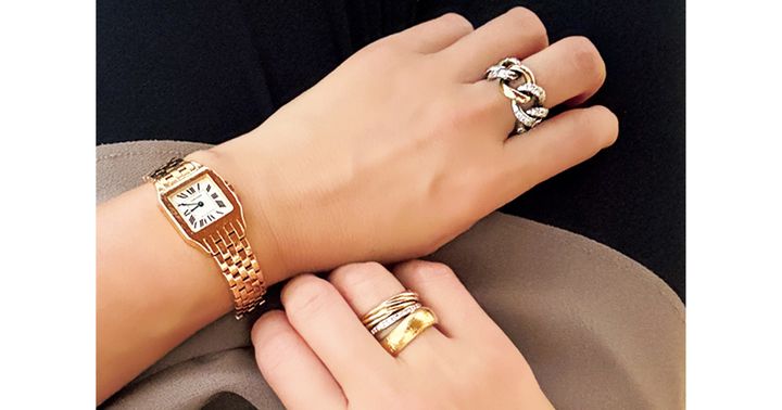 ジュエリー系インフルエンサーのゴールド×シルバーMIXの手元コーデ