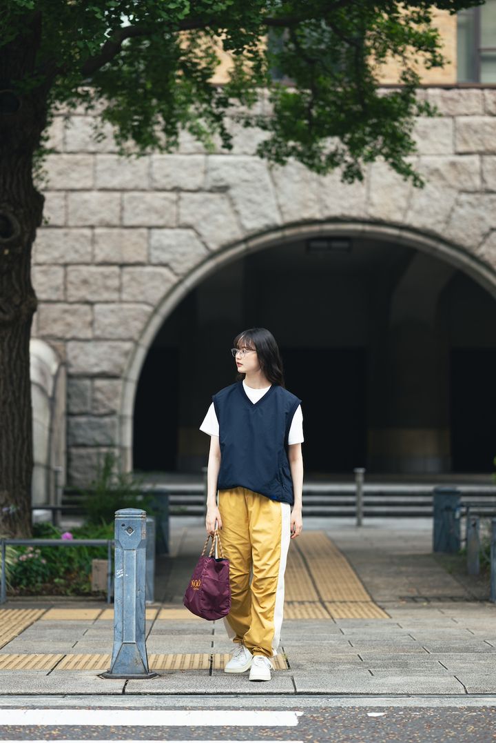 トラックパンツはあえて明るい色を選んでボーイに着よう【FUDGE 9月号連動企画-わたしがトラックパンツを好きなワケ-No.015】