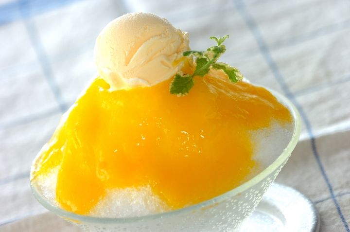 マンゴーソースのかき氷