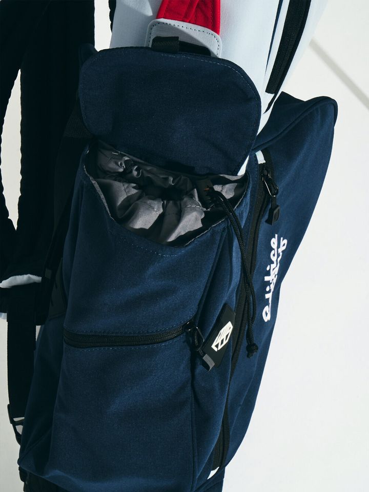 ミニマルなデザインで男女とも使える！ 数量限定のコラボキャディバッグが登場