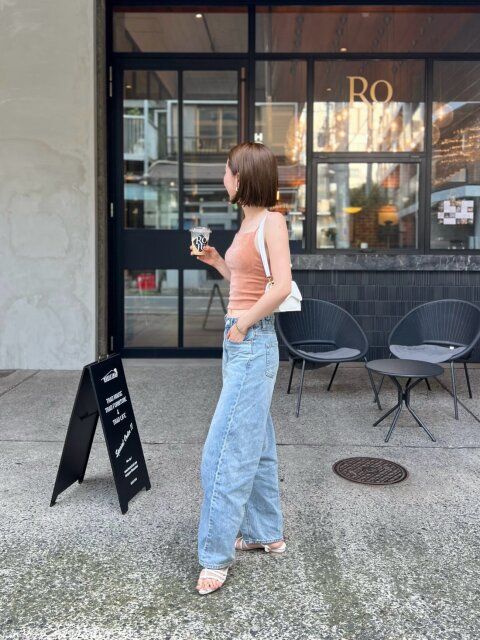 GUバレルレッグジーンズとキャミソールコーデ