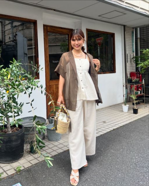 2セット フロントボタンビスを着用したコーデ