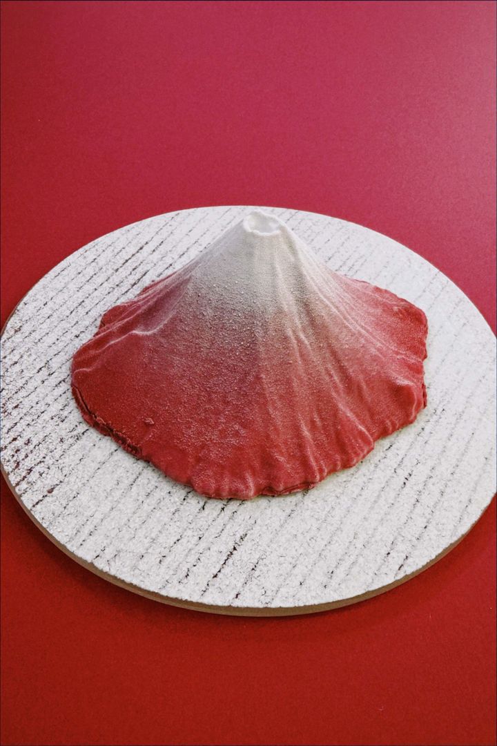 お土産はこれで決まり！おしゃれでかわいいインパクト大、富士山をかたどった山菓子【ささやかですてきなもの 大谷有紀 vol.204】