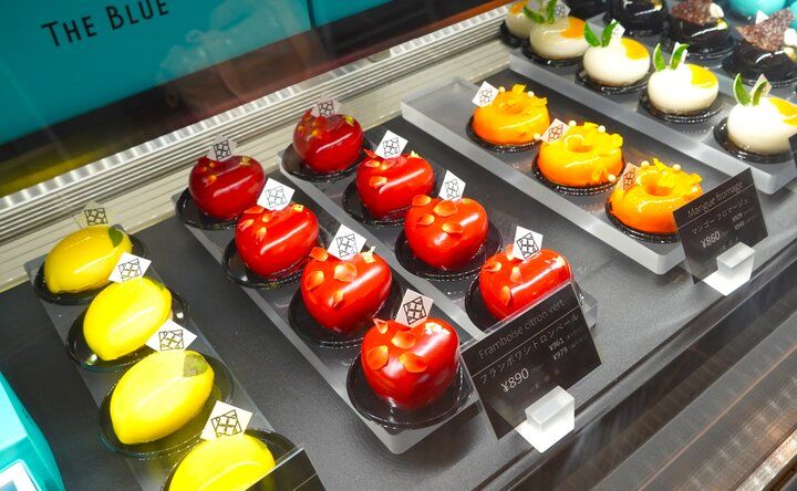 艶やかで宝石のようなケーキが魅了する♪特別な日に訪れたい日比谷のとっておきカフェ「THE BLUE」