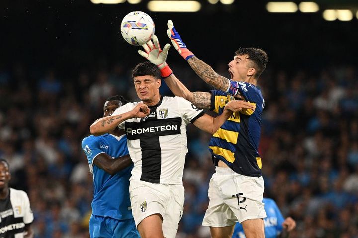 GK鈴木彩艶、まさかの退場でDFが急造GKに…パルマ監督「5人交代は後悔してない」