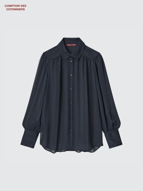 ユニクロのシアーストライプシャツ