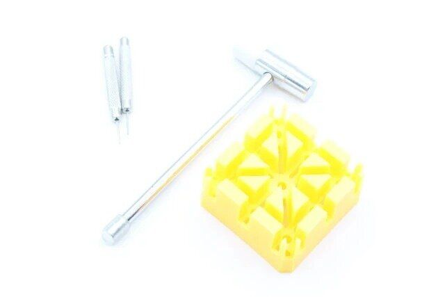 ダイソー 工具セット（時計バンド調節用）