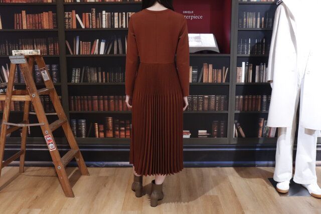 ユニクロの2024年秋冬新作ワンピース5
