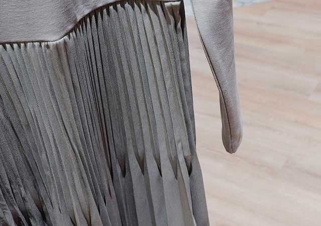 ユニクロの2024年秋冬新作ワンピース2