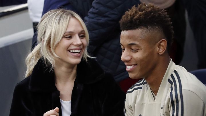 鈴木彩艶の退場を誘発したナポリFW、試合直後に拳銃強盗に遭う災難…妻が説明「2人組に銃を…」