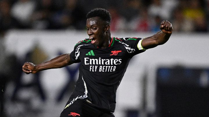 「おむつを替えてあげたのよ」 鎌田大地の同僚になったエンケティア、お世話になったおばさんと遭遇