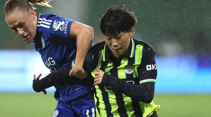 20歳藤野あおば、シティの先輩女子に愛されてる！ 「英語上手」「プレゼントくれた」