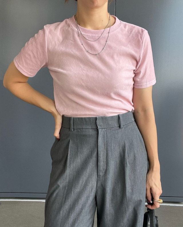 ピンクのベロアTシャツ