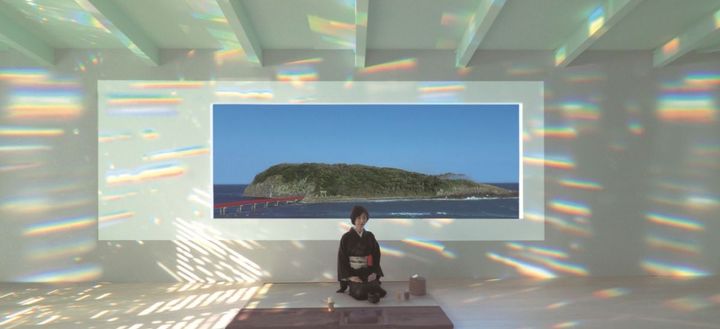 差し込む光によって、淡く儚い虹になったり、鮮やかでくっきりとした虹になったり、さまざまな表情が生まれます