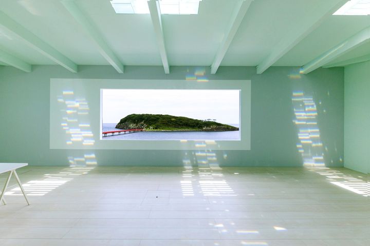 刻一刻と変化する風景は映像作品のようでもあり、思わず目を奪われます。館内は撮影OKで、どのアングルから撮影しても素敵です