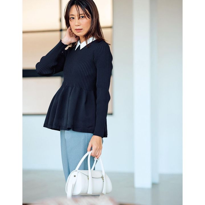 冬の保護者会コーデ：襟付きペプラムニットなら１枚で着映える！