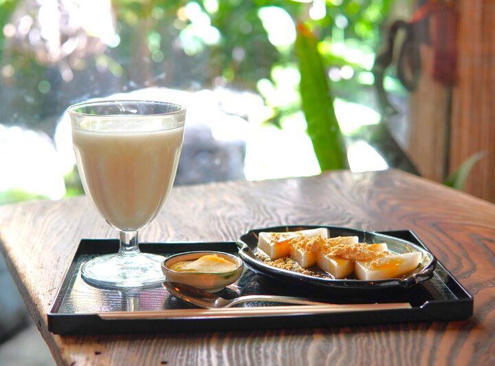 江戸時代に創業した老舗「天野屋」で天然糀の甘酒をいただく密やかな楽しみ♪