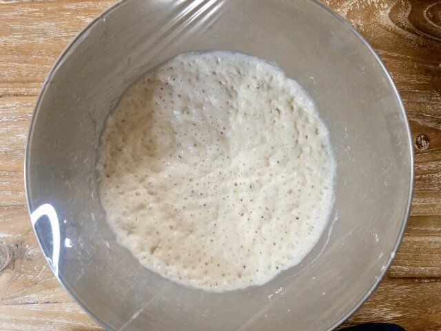 ボウルにラップをかける。