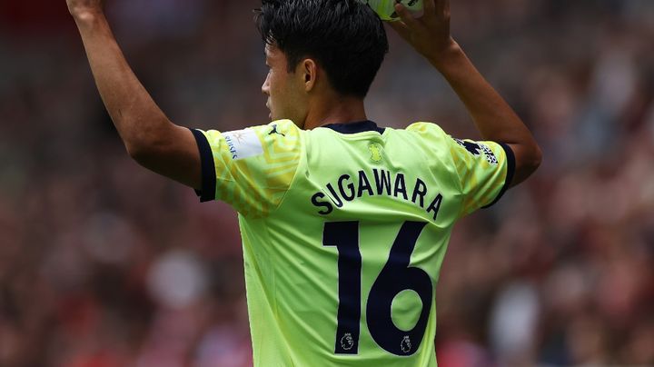 「ありがとう」 プレミアリーグ初ゴールの菅原由勢、記念のユニフォームを贈った相手とは