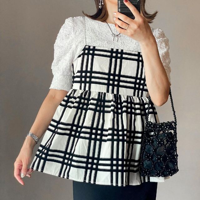 シャカクロスチェックビスチェを着用したコーデ
