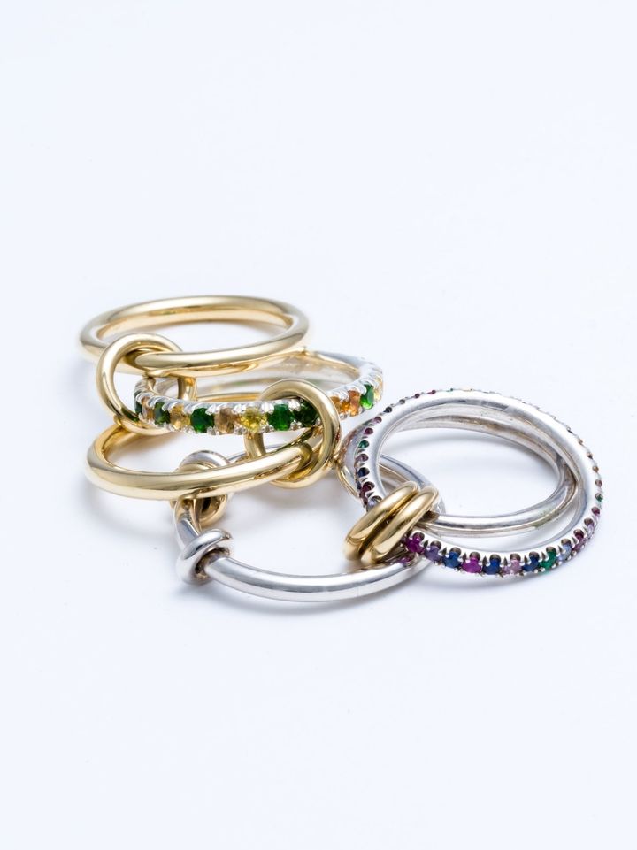 左から リング￥913,000（伊勢丹新宿店限定） リング￥58,300 リング￥297,000（ロンハーマン別注）／スピネリキルコリン