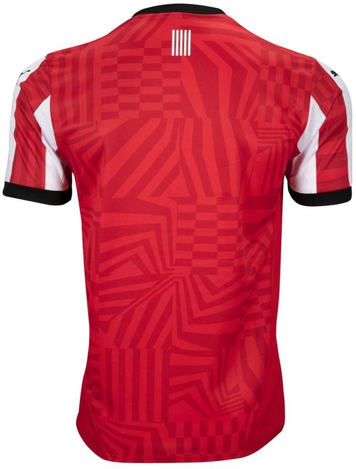 菅原由勢の新天地！サウサンプトンの新ユニフォームは全部「迷彩柄」デザイン その理由は“軍艦”だった