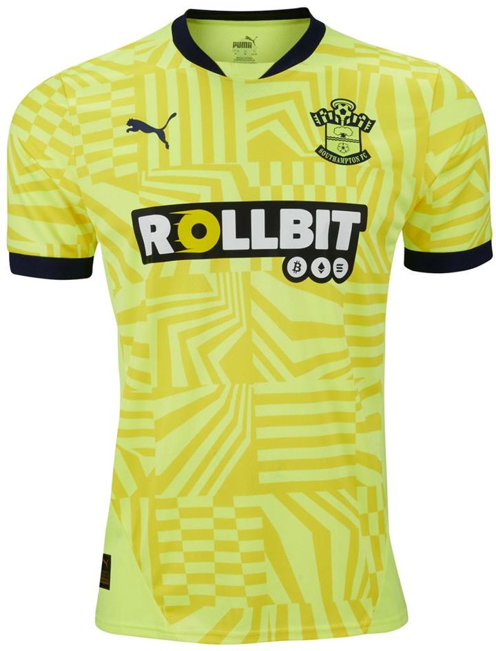 菅原由勢の新天地！サウサンプトンの新ユニフォームは全部「迷彩柄」デザイン その理由は“軍艦”だった