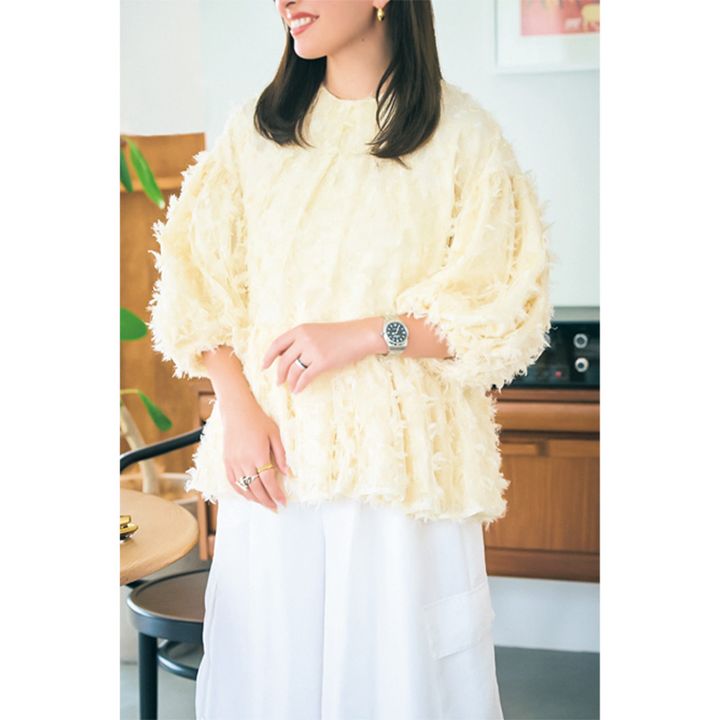 華やかトップスで 画面を盛る