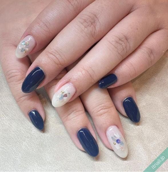 Marcelinaが投稿したネイルデザイン [photoid:I0130541] via Itnail Design (739344)