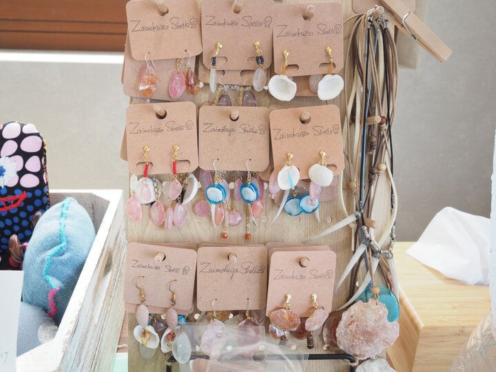 湘南さんぽの途中に立ち寄りたい絶景カフェ♪材木座ビーチが目の前のテラス席でのんびりランチを「材木座Cafe75th」