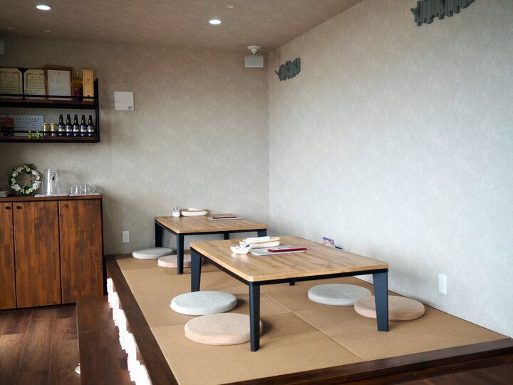 湘南さんぽの途中に立ち寄りたい絶景カフェ♪材木座ビーチが目の前のテラス席でのんびりランチを「材木座Cafe75th」