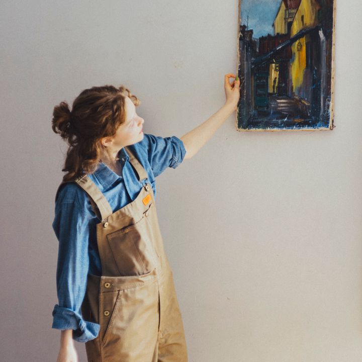 「シャンブレー」ははじめフランスの聖職者の衣類だった？！【お洒落さんのためのファッション用語辞典 vol.83】