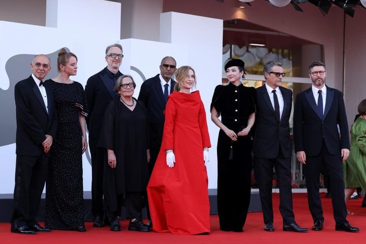 画像1: アンジェリーナ・ジョリーのカルティエのブローチに注目