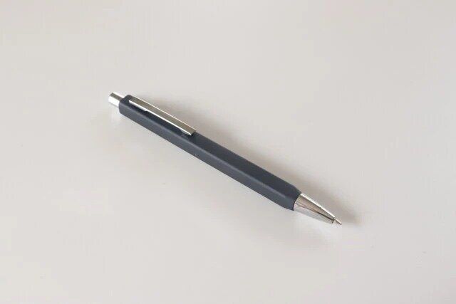 ダイソー マグネット付きボールペン