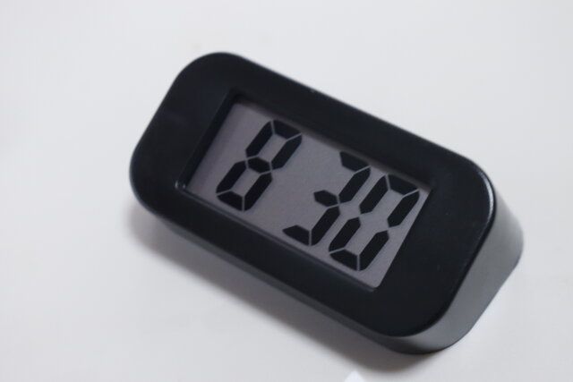 セリア デジタル時計 日付