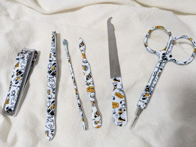 SNOOPY 持ち運べるポーチ付き！ 大人のための身だしなみ6点セット