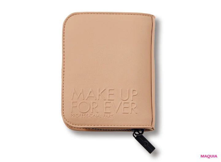 美容のプロのポーチの中身。皮脂オフ、血色up、スマートなお直しのヒントが満載！_17