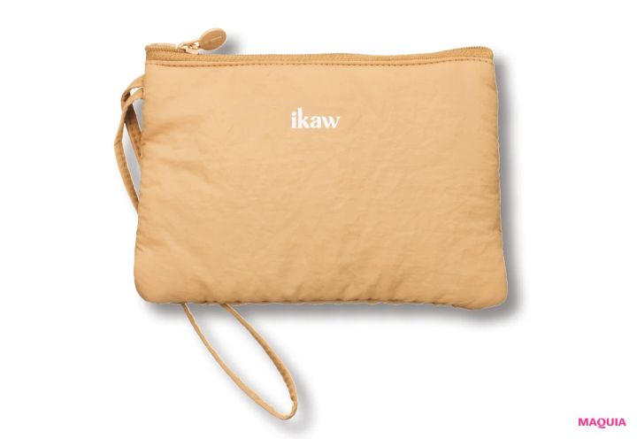 美容のプロのポーチの中身。皮脂オフ、血色up、スマートなお直しのヒントが満載！_11