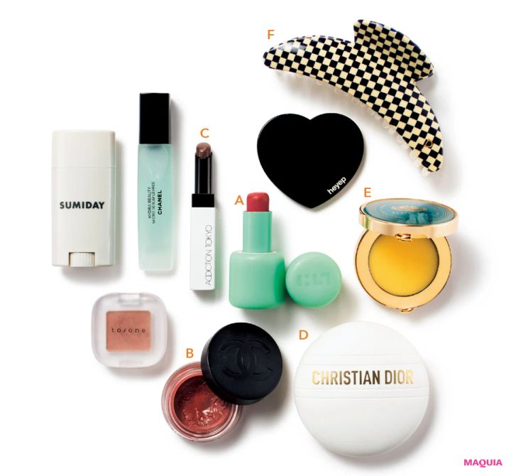 美容のプロのポーチの中身。皮脂オフ、血色up、スマートなお直しのヒントが満載！_10