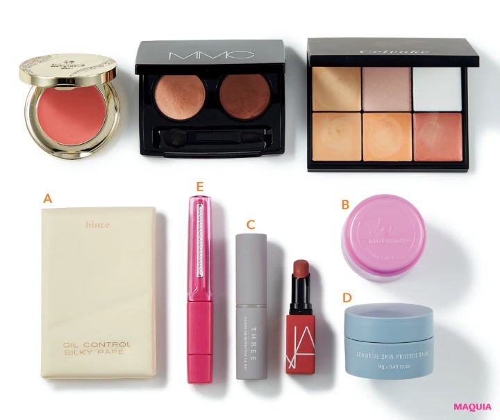 美容のプロのポーチの中身。皮脂オフ、血色up、スマートなお直しのヒントが満載！_4