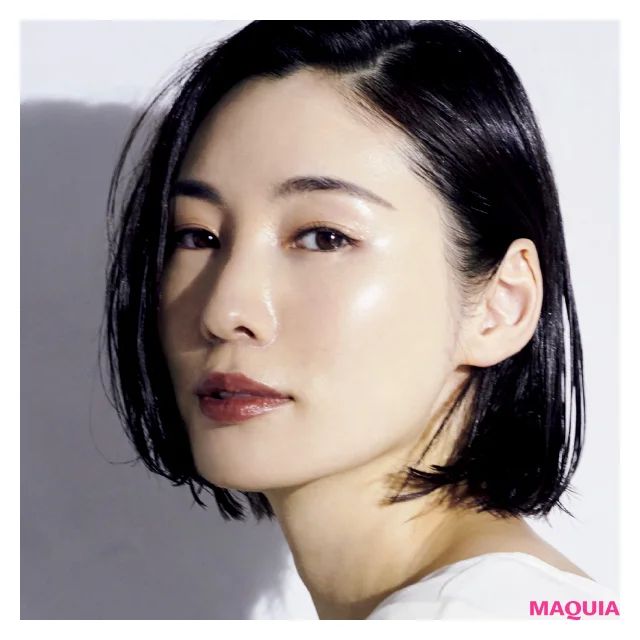 美容のプロのポーチの中身。皮脂オフ、血色up、スマートなお直しのヒントが満載！_5