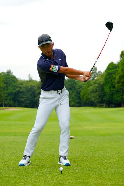 ドライバーショットの方向性アップに効く！ 頭を動かさないハーフショット練習