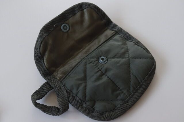 ダイソー キルトコンパクトマルチポーチ スナップボタン