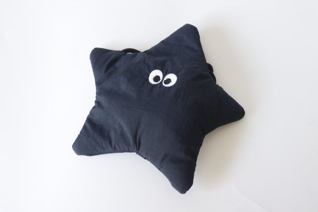 ダイソー ギョロ目マイクロショルダーバッグ