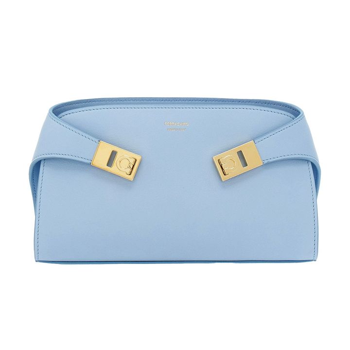 バッグ 本体 H14㎝ ￥253,000／FERRAGAMO（フェラガモ・ジャパン）